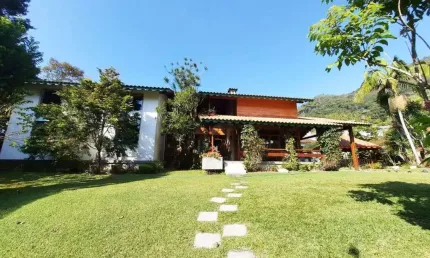 CASA COM 5 DORMITÓRIOS À VENDA, 218 M² POR R$ 1.850.000,00 - IUCAS - TERESÓPOLIS/RJ