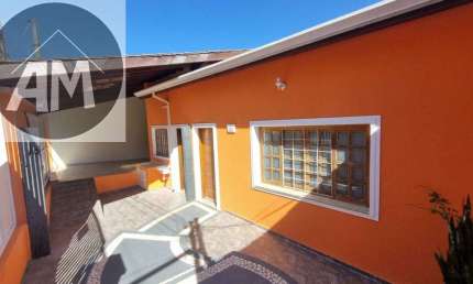 Aluga-se Casa no Bairro Loanda - R$ 4.500,00 (IPTU Incluso)