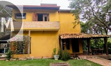 Linda casa rústica em Atibaia com vista encantadora para Pedra Grande