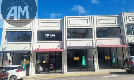 Salão Comercial Novo para Locação - 85 m2 no  Centro de Atibaia