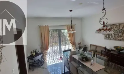 ALUGA SE CASA DE ALTO PADRAO COM PISCINA E ELEVADOR