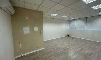 Sala Comercial para Locação em Mogi das Cruzes, Vila Mogilar, 1 banheiro, 1 vaga