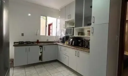 Casa para Venda em Mogi das Cruzes, Vila Suissa, 2 dormitórios, 1 suíte, 2 banheiros, 2 vagas