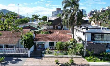 Casa à venda em Caiobá, Matinhos: 190m², 4 dormitórios, 2 suítes, por R$2.380.000. Oportunidade única!