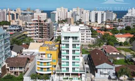 Cobertura com 2 suítes + 2 demi-suítes em Caiobá Ed. La Roca