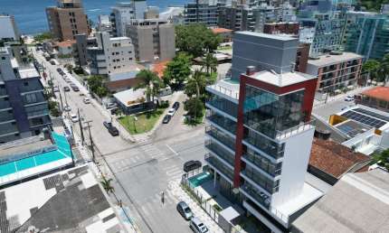 Apartamento de alto padrão entre as praias de Caiobá!