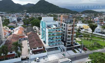 Apartamento em andar face leste/sul com vista para o mar!