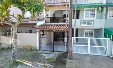 Casa com 2 quartos à venda na Travessa Florai 3, Riviera, Matinhos