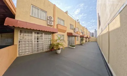 Casa com 3 quartos à venda na Avenida Londrina, 322, Caiobá, Matinhos