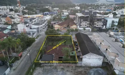 Terreno à venda na Rua Andirá, Caiobá, Matinhos
