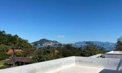 CASA 3 SUITES EM CONDOMINIO EM CACUPÉ- ENTREGA EM MARÇO.25