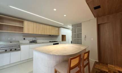 Apartamento 3 Dormitórios - próximo a ponte Hercilio Luz