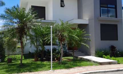 Linda Casa em Condomínio Fechado na Cachoeira do Bom Jesus