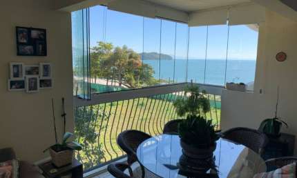 APARTAMENTO FRENTE MAR NA PRAIA DE CANASVIEIRAS – UM REFÚGIO EXCLUSIVO!