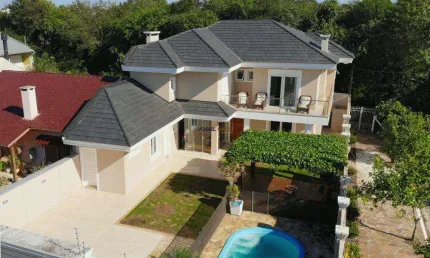 Sobrado no bairro bela vista, em canoas, une conforto e elegância.