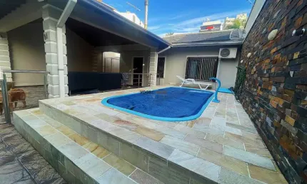 Casa Semimobiliada Térrea 03 Dormitórios com Casa Auxiliar 02 Dormitórios em Canoas|Bairro Centro