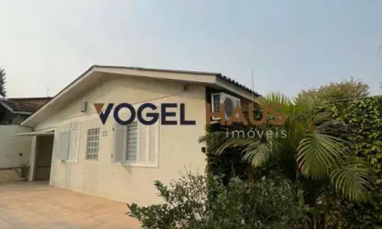 Casa térrea com três dormitórios no bairro estancia velha