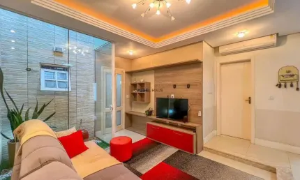 Casa mobiliada, com pátio e terraço à venda em Canoas, Niterói: Excelente oportunidade!