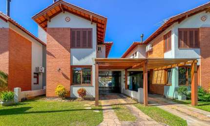 Casa em condomínio no Bairro Igara, 3 dormitórios, sendo 1 suíte, em Canoas.