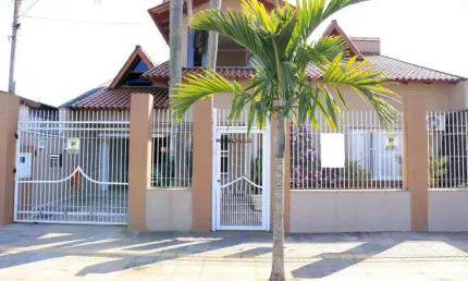 Casa com 5 quartos à venda no Estância Velha, Canoas 