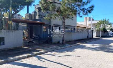 Casa com 4 quartos à venda na Servidão Venâncio Bernardino das Chagas, 510, Rio Tavares, Florianópolis por R$ 2.250.000