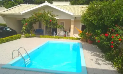 Casa com 3 quartos à venda na Rua Maria Pires Linhares, 247, Campeche, Florianópolis por R$ 1.800.000