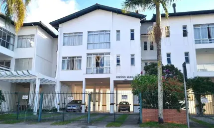 Apartamento com 2 quartos à venda na rua madre maria vilac, 1106, canasvieiras, florianópolis por r$ 980.000