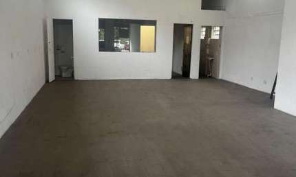 Ponto Comercial e 3 banheiros para Alugar, 130 m² por R$ 3.300/Mês