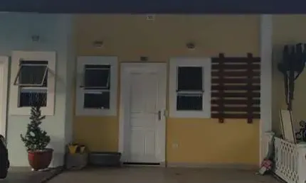 Alugo casa em Condomínio Zona Sul ( Quinta dos Ipês)