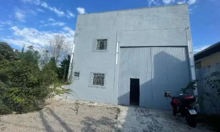 Barracão / galpão / depósito com 4 salas para alugar na avenida maringá, 3435, emiliano perneta, pinhais por r$ 5.000