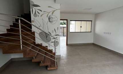 Sobrado 3 Quartos - Parque Hayala Sobrado com 3 Quarto(s) e 3 banheiro(s) à Venda, 120 por R$ 550.000 no setor Parque Hayala IN11060
