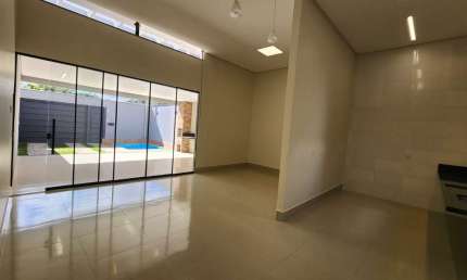 JARDIM BRASIL Casa de Rua com 3 Quarto(s) e 2 banheiro(s) à Venda, 160 por R$ 750.000 no setor Jardim Brasil AU12244