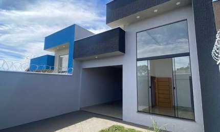 Casa 3 Quarto Aparecida de Goiânia Casa de Rua com 3 Quarto(s) e 2 banheiro(s) à Venda, 195 por R$ 340.000 no setor Parque Hayala TA12349