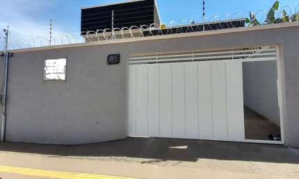 Casa  com 3 Quartos, 1 Suíte à Venda , 137 m² Casa de Rua com 3 Quarto(s) e 2 banheiro(s) à Venda, 137 por R$ 680.000 no setor Jardim Alto Paraiso AD13751