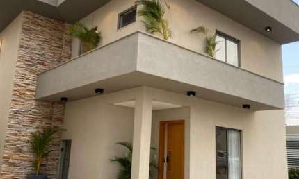 CONDOMINIO FECHADO Casa em Condomínio com 3 Quarto(s) e 4 banheiro(s) à Venda, 119.88 por R$ 700.000 no setor Jardim Imperial AD15680