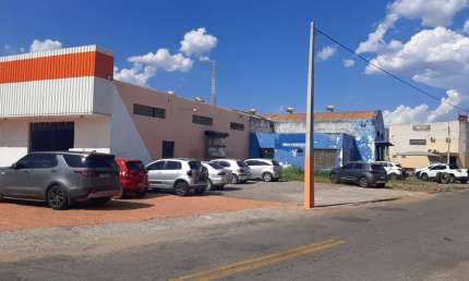 Galpões  Area Avenida Anhanguera Santos Dumont a 200 metros do Portal Shopping Galpão / Depósito à Venda, 1500 por R$ 3.700.000 no setor Setor Santos Dumont VN16593