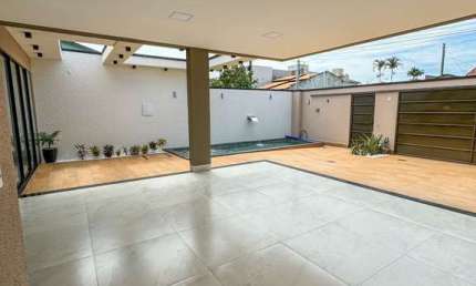 Carra Térrea - 3 suítes - Residencial Porto Seguro Casa de Rua com 3 Quarto(s) e 4 banheiro(s) à Venda, 185 por R$ 1.200.000 no setor Residencial Porto Seguro AD17229