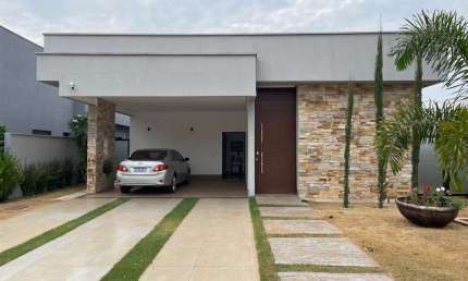 PORTAL DO SOL GREEN - CASA TÉRREA  Casa em Condomínio com 4 Quarto(s) e 5 banheiro(s) à Venda, 260 por R$ 2.200.000 no setor Residencial Goiânia Golfe Clube TA17474