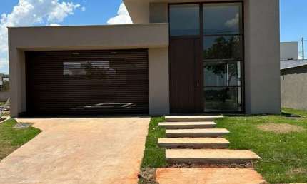 Casa 3 suítes no condomínio em Senador Canedo Casa em Condomínio com 3 Quarto(s) e 3 banheiro(s) à Venda, 179.63 por R$ 1.147.000 no setor Terras Alpha Residencial 1 TA17754