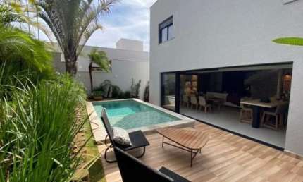Ágio Casas Jardins Lyon Casa em Condomínio com 4 Quarto(s) e 4 banheiro(s) à Venda, 200.86 por R$ 1.349.000 no setor Setor Centro Oeste FL17837
