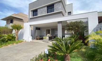 Ágio Casa Sobrado Jardins Lyon Casa em Condomínio com 3 Quarto(s) e 4 banheiro(s) à Venda, 166.18 por R$ 1.323.000 no setor Setor Centro Oeste FL17885