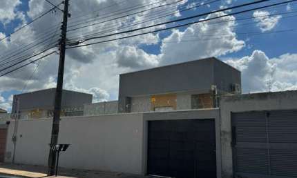 vendo casa 3/4  sendo 1 suíte  PQ Sao Jorje AP DE Goiania Casa de Rua com 3 Quarto(s) e 2 banheiro(s) à Venda, 103 por R$ 450.000 no setor Parque Trindade II TA18620