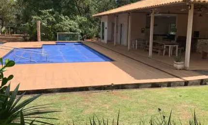 Chácara no Condomínio Villa Verde  Chácara à Venda, 430 por R$ 2.250.000 AX19391