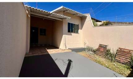 CASA RESIDENCIAL Casa de Rua com 2 Quarto(s) e 2 banheiro(s) à Venda, 77 por R$ 250.000 no setor RESIDENCIAL ANA CLARA AD19510
