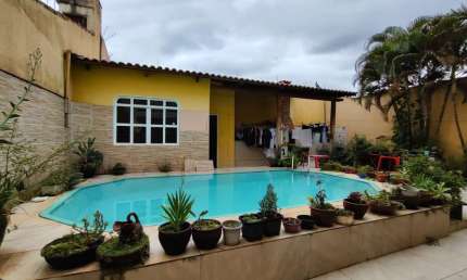 SOBRADO SETOR NOVA SUIÇA- ESTUDA PERMUTA Sobrado com 4 Quarto(s) e 6 banheiro(s) à Venda, 407 por R$ 1.350.000 no setor Nova Suiça TA19667