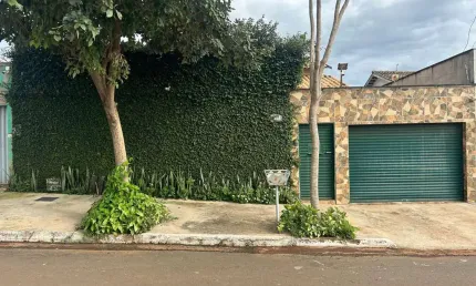 CASA EM SENADOR CANEDO Casa de Rua com 3 Quarto(s) e 3 banheiro(s) à Venda, 181 por R$ 540.000 no setor São Francisco AD19752