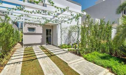 Ágio Sobrado Jardins Berlim Casa em Condomínio com 3 Quarto(s) e 4 banheiro(s) à Venda, 150.4 por R$ 1.150.000 no setor Jardins Berlim AX20107