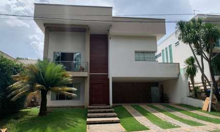 Condominio do Lago Casa em Condomínio com 4 Quarto(s) e 4 banheiro(s) à Venda, 340 por R$ 2.400.000 no setor Condomínio do Lago 1ª Etapa AD20186