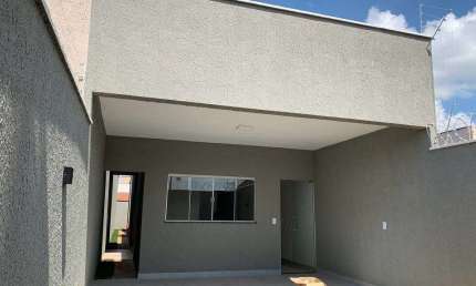 CASA TERREA Casa de Rua com 3 Quarto(s) e 2 banheiro(s) à Venda, 104 por R$ 340.000 no setor Setor das Nações Extensão IN20499
