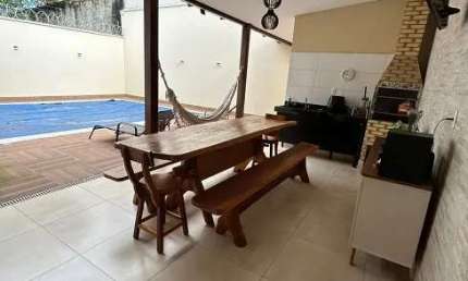 Casa - 157 m² com 3 quartos no Jardim Presidente - Goiânia - Goiás Casa de Rua com 3 Quarto(s) e 4 banheiro(s) à Venda, 156.72 por R$ 900.000 no setor Jardim Presidente AD20564
